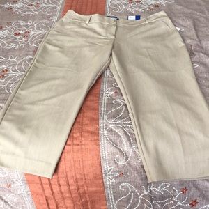 NWT Apt 9 Capris